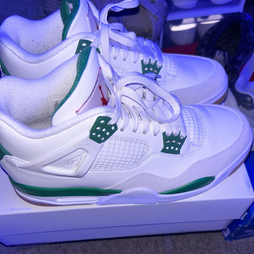 Jordan 4 SB Pine Green